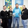 Tworzący organizację (od lewej): Alicja Orszulak, Kateryna Bondarenko, ks. Adam Koppel i Dominika Macha. 