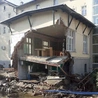 Widok oderwanej ściany kaplicy był straszny.