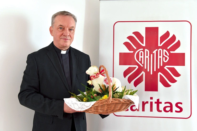 – Wielkanocny czas możemy wypełnić miłosierną miłością – zachęca ks. Zbigniew Pietruszka, dyrektor CDT.