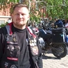 Tomasz  Rutkowski wyruszy w trasę śladami armii gen. Andersa  po raz drugi. Każdy ma przy motorze biało-czerwoną flagę. 