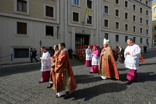 Ceremonia przeniesienie ciała Papieża Franciszka do Bazyliki Watykańskiej