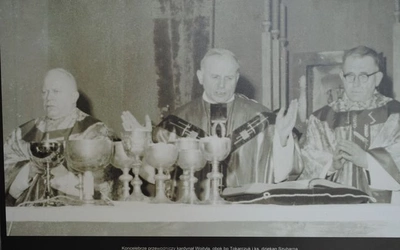 Kardynał Karol Wojtyła poświęcił kościół pw. MBKP w Stalowej Woli.