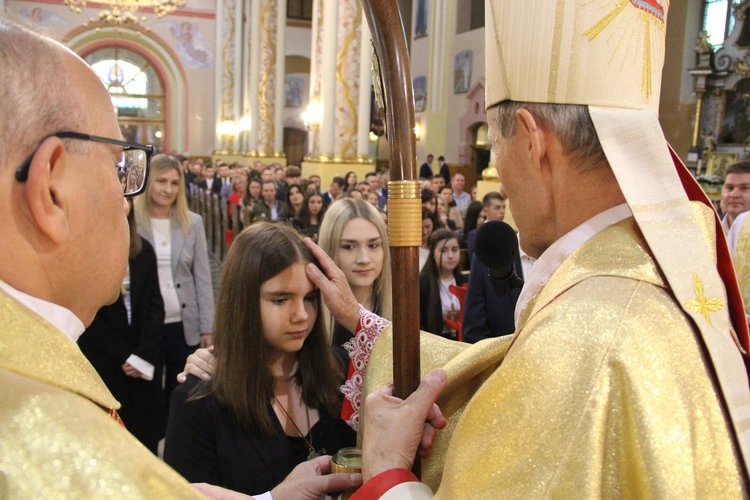 Bierzmowanie w Porąbce Uszewskiej 2025