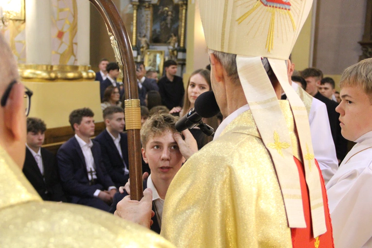 Bierzmowanie w Porąbce Uszewskiej 2025