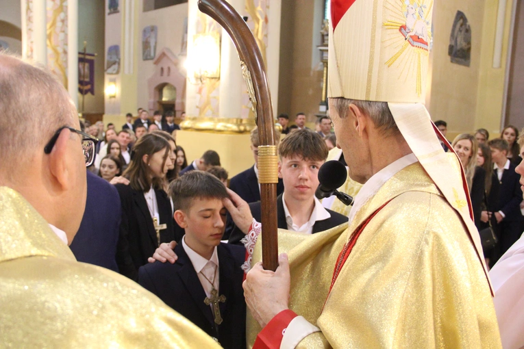 Bierzmowanie w Porąbce Uszewskiej 2025