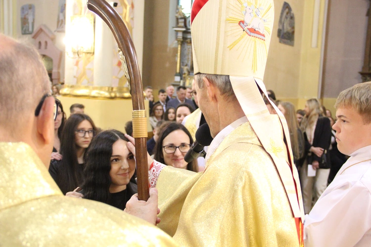 Bierzmowanie w Porąbce Uszewskiej 2025