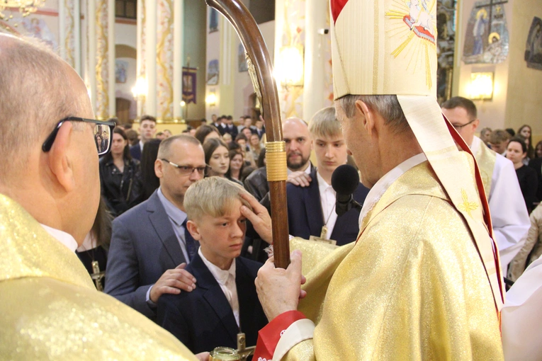 Bierzmowanie w Porąbce Uszewskiej 2025