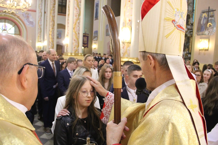 Bierzmowanie w Porąbce Uszewskiej 2025