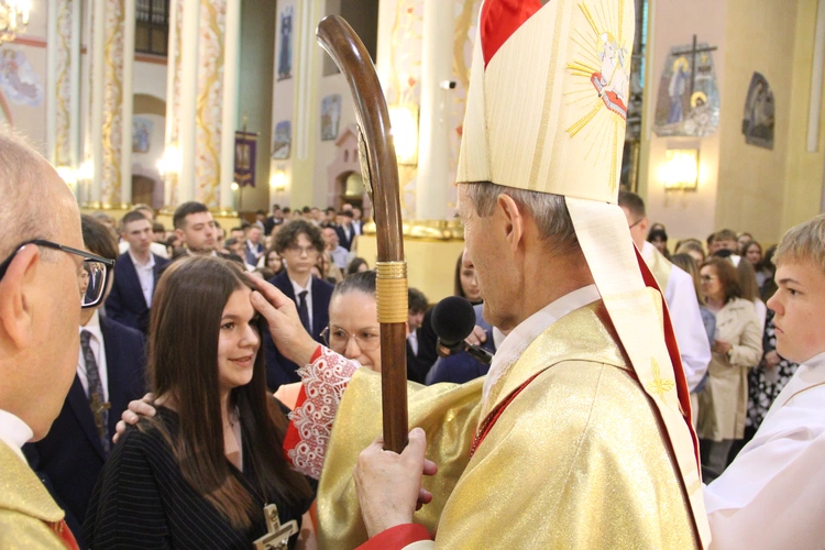 Bierzmowanie w Porąbce Uszewskiej 2025