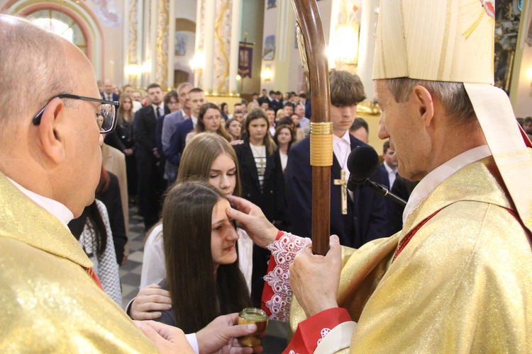 Bierzmowanie w Porąbce Uszewskiej 2025