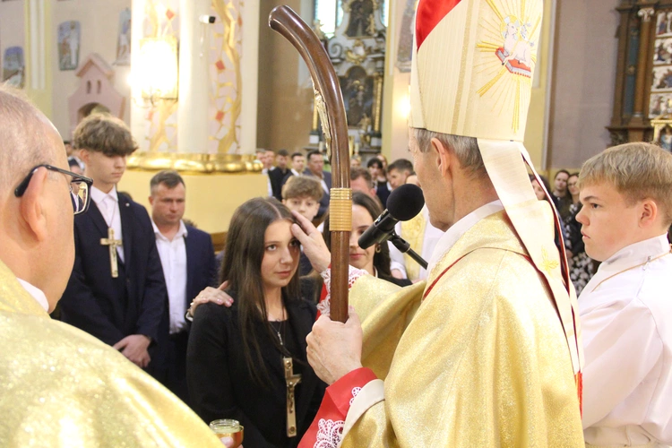 Bierzmowanie w Porąbce Uszewskiej 2025