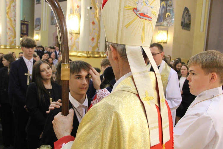 Bierzmowanie w Porąbce Uszewskiej 2025