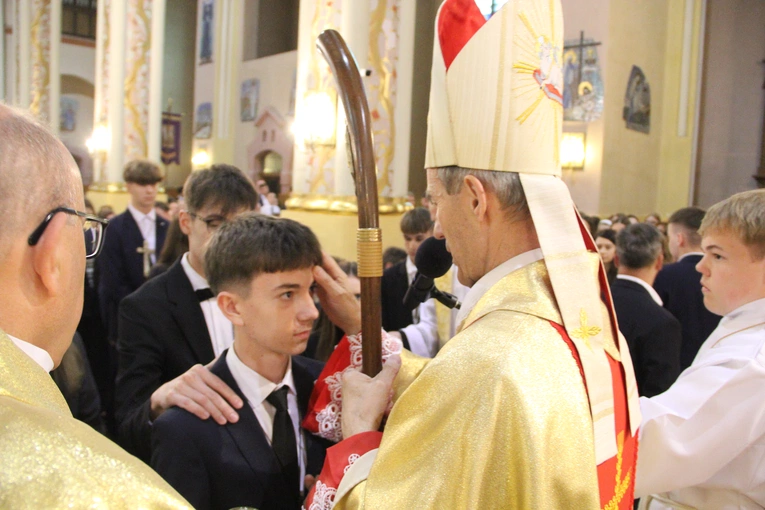 Bierzmowanie w Porąbce Uszewskiej 2025