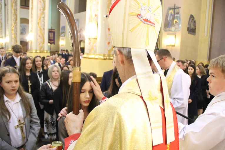 Bierzmowanie w Porąbce Uszewskiej 2025