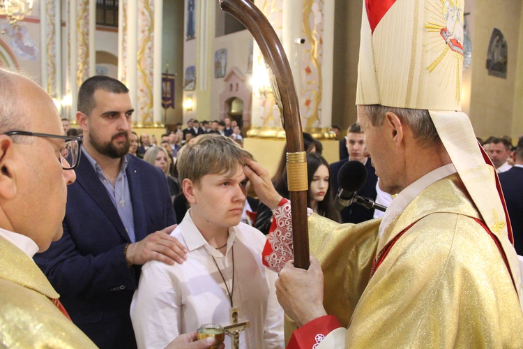 Bierzmowanie w Porąbce Uszewskiej 2025