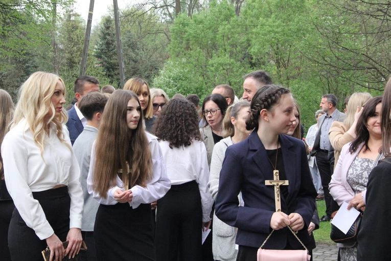 Bierzmowanie w Porąbce Uszewskiej 2025