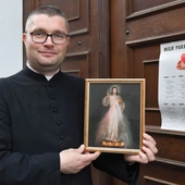 Dwa tysiące obrazów Jezusa Miłosiernego trafii do uczestników misji parafialnych w Kożuchowie