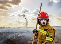 Gaszenie pożaru trzcinowisk