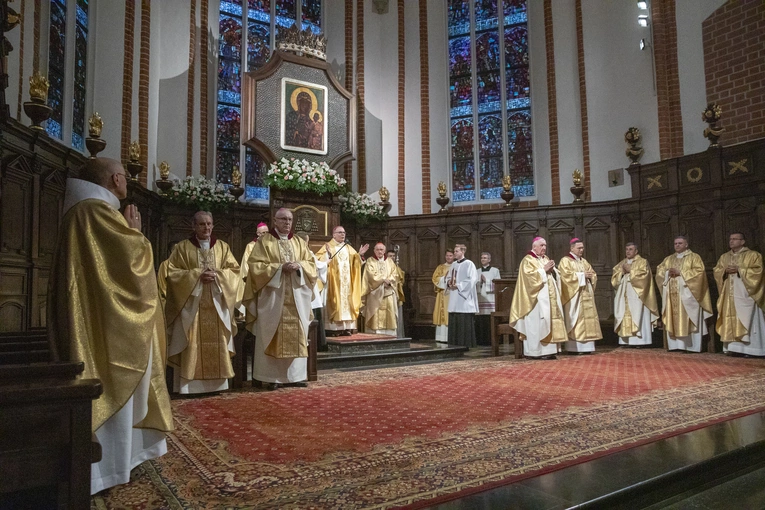 Msza św. za Franciszka w archikatedrze warszawskiej