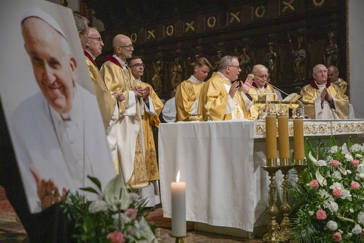 Warszawiacy modlili się za Franciszka