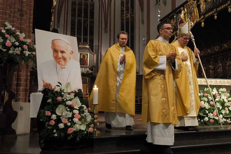 Warszawiacy modlili się za Franciszka