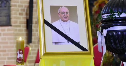 Msza św. w intencji śp. papieża Franciszka