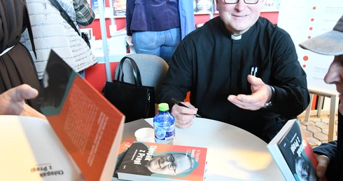 Bez morałów