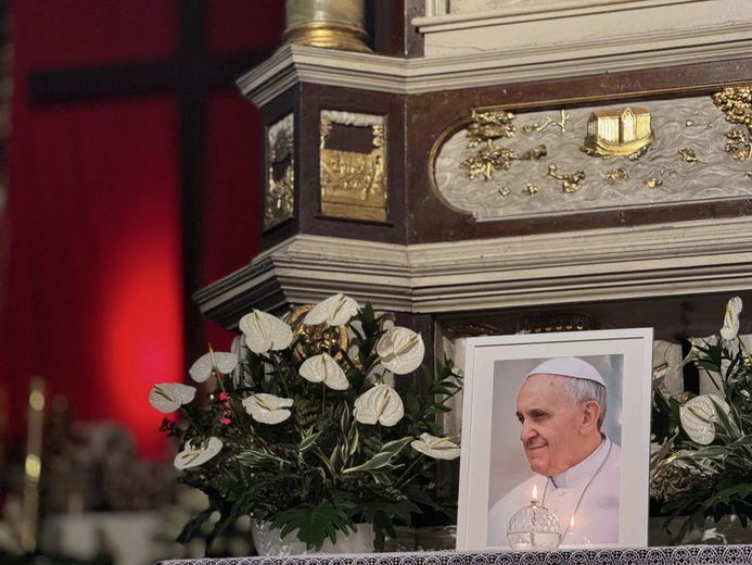 Msza żałobna w intencji papieża