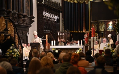 Za duszę Franciszka - wierni żegnali Ojca Świętego
