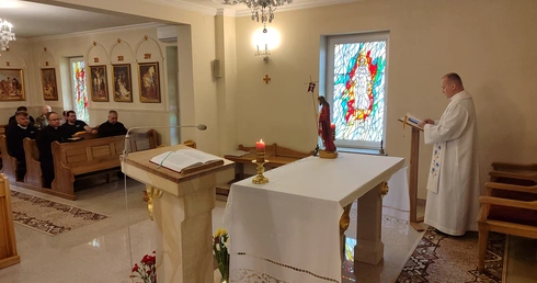 Księża "od harcerzy" na rekolekcjach