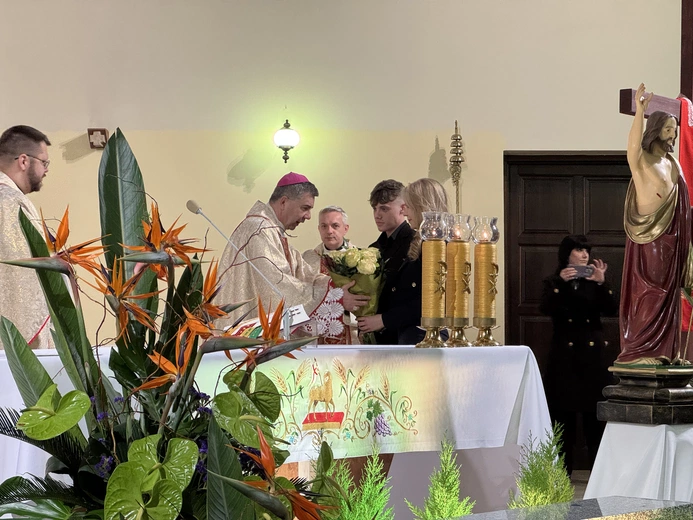 Mszy św. w intencji maturzystów przewodniczył bp Wojciech Osial.