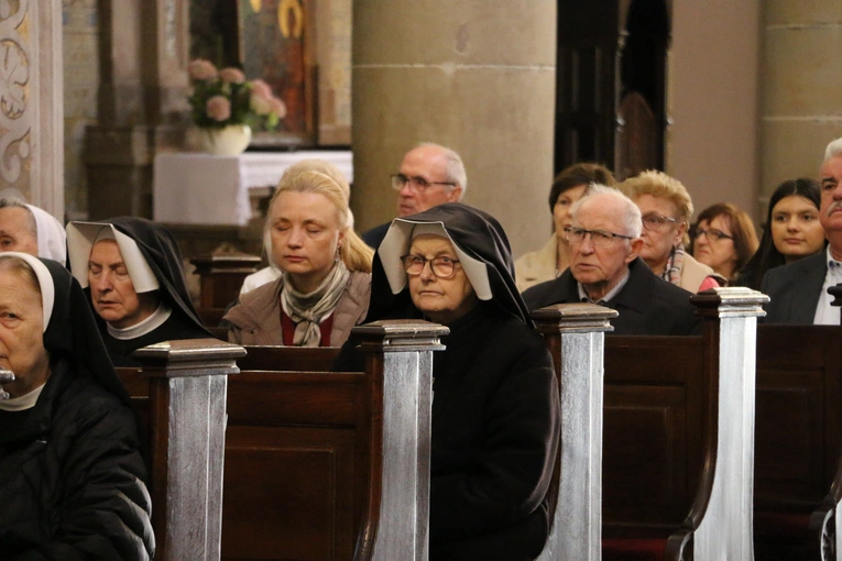 Płock. Msza za Ojca Świętego