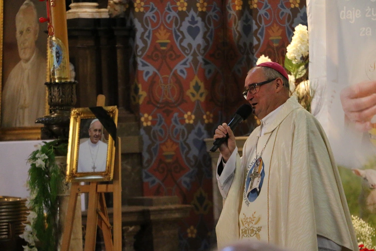 Płock. Msza za Ojca Świętego