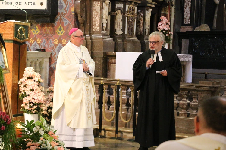 Płock. Msza za Ojca Świętego
