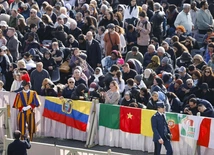 W oczekiwaniu na rozpoczęcie uroczystości