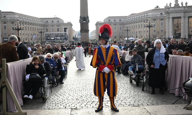 Na Placu św. Piotra, dzień pogrzebu papieża Franciszka