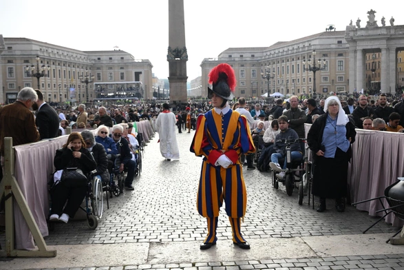 Na Placu św. Piotra, dzień pogrzebu papieża Franciszka