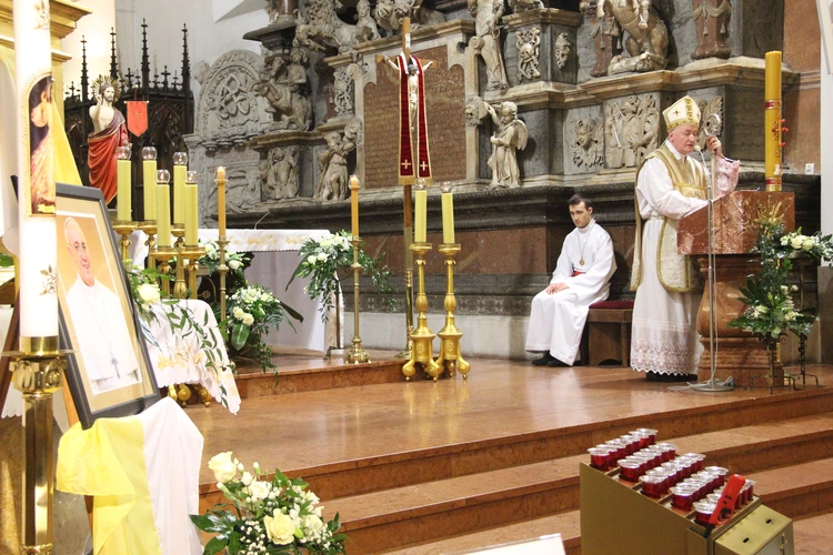 Tarnow. Modlitwa za śp. Franciszka w katedrze