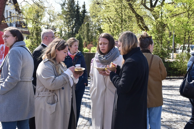Lodówka społeczna "Serce w słoiku"