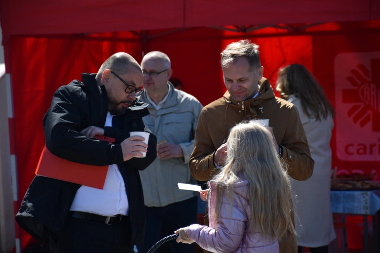 Lodówka społeczna "Serce w słoiku"