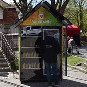 Lodówka społeczna "Serce w słoiku"
