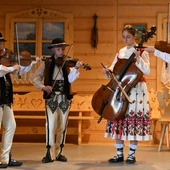 Czarny Dunajec. Muzykowanie na duchową nutę i minuta ciszy dla papieża