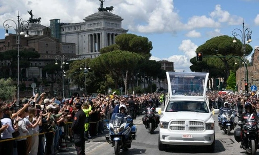 Przejazd trumny z ciałem Franciszka do Bazyliki Santa Maria Maggiore
