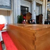 Włoskie media o pogrzebie Franciszka: w powietrzu czuć było miłość do papieża