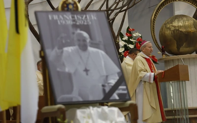 Bp Zając o papieżu Franciszku: Apostoł Miłosierdzia wyruszył w pielgrzymkę do domu Ojca