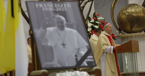 Bp Zając o papieżu Franciszku: Apostoł Miłosierdzia wyruszył w pielgrzymkę do domu Ojca