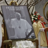 Bp Zając o papieżu Franciszku: Apostoł Miłosierdzia wyruszył w pielgrzymkę do domu Ojca