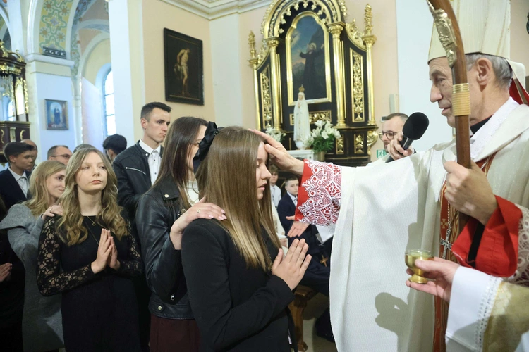 Bierzmowanie w Oleśnie