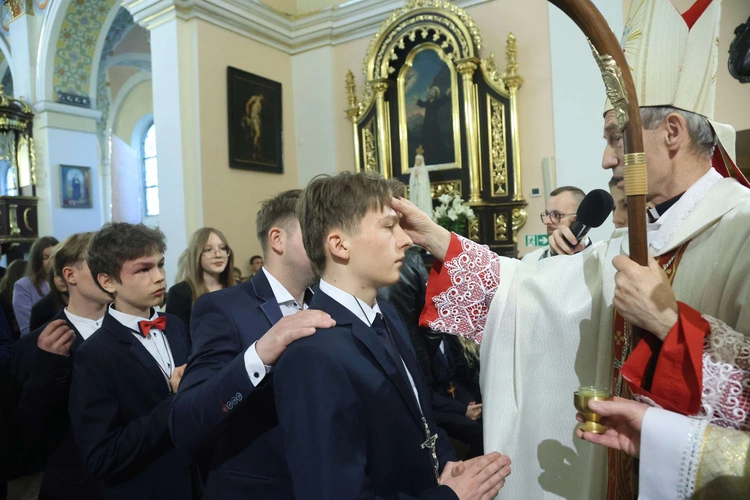 Bierzmowanie w Oleśnie