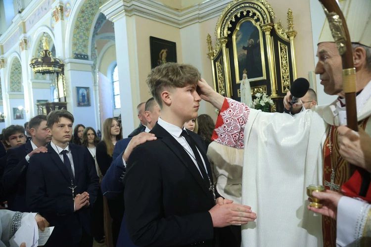 Bierzmowanie w Oleśnie